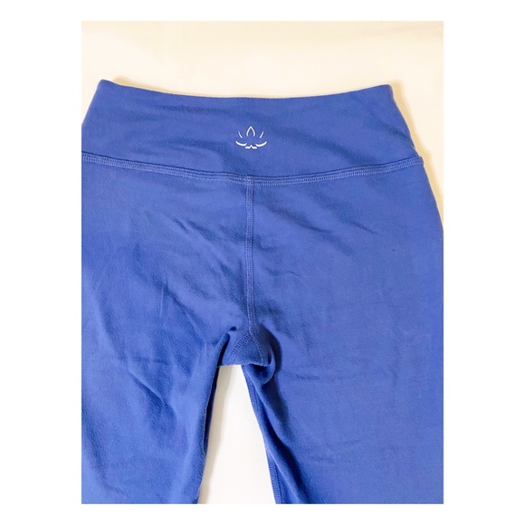 Beyond Yoga Lace-Up Crops - Picture 3 of 5